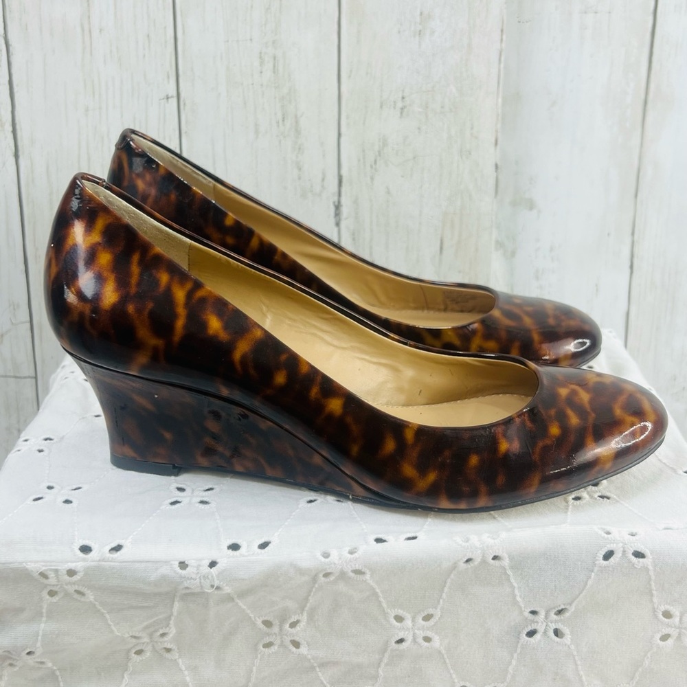 Arturo Chiang Women Leopard animal Print Patent Leather Wedge Size 7 Medium